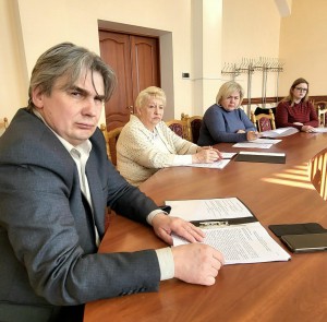 photo_5314612392459180038_y